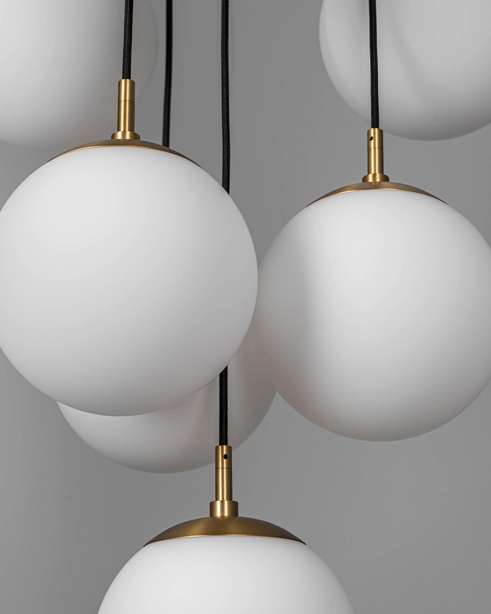 Schwung Globe Cluster Chandelier 10 Lights