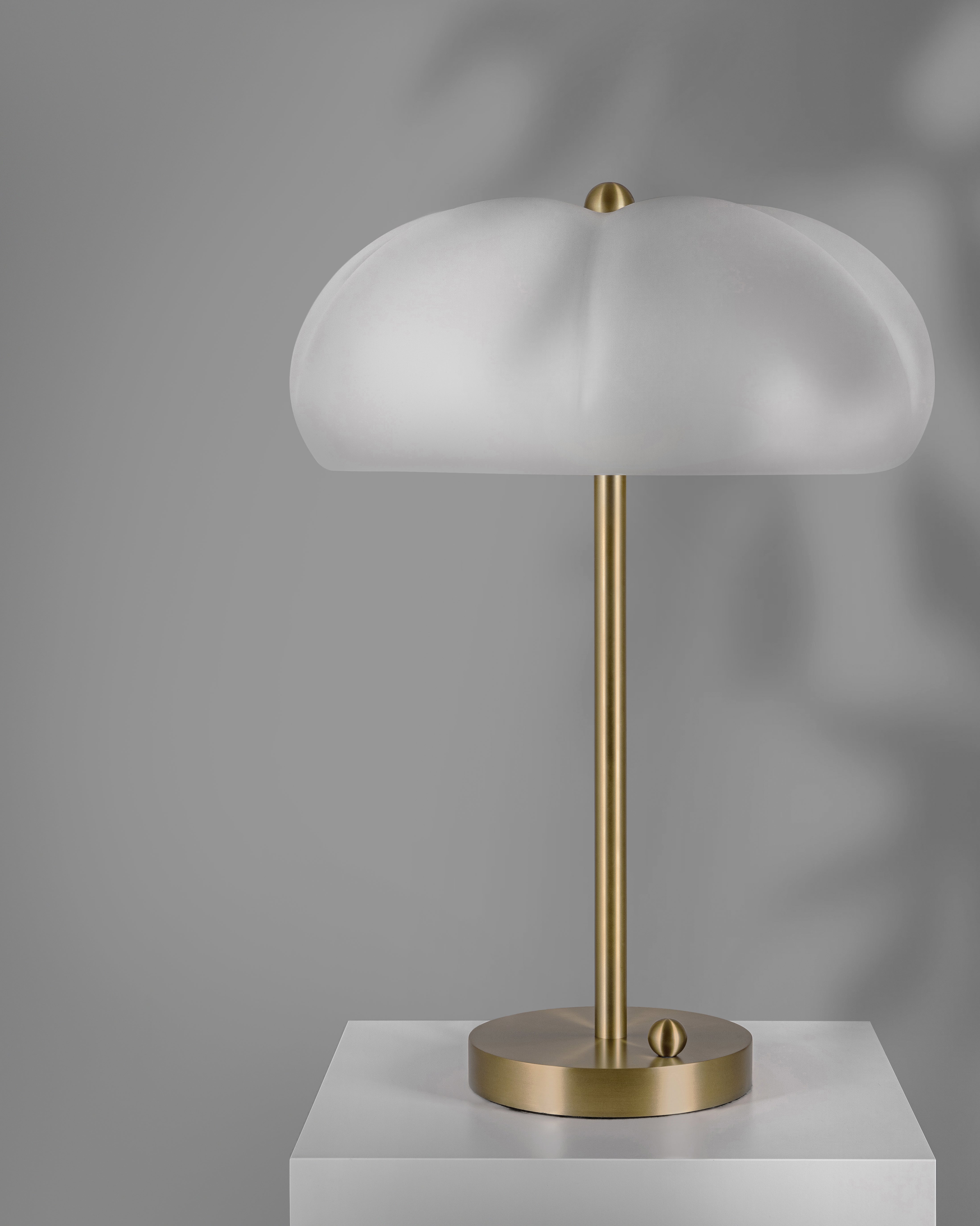 Schwung Hana Frosted Cloche Table Lamp