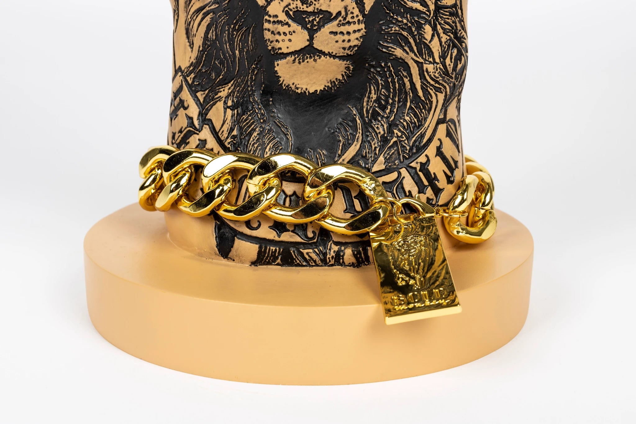Bold Monkey Fother Mucker Lion Gold Aluminium Side Table