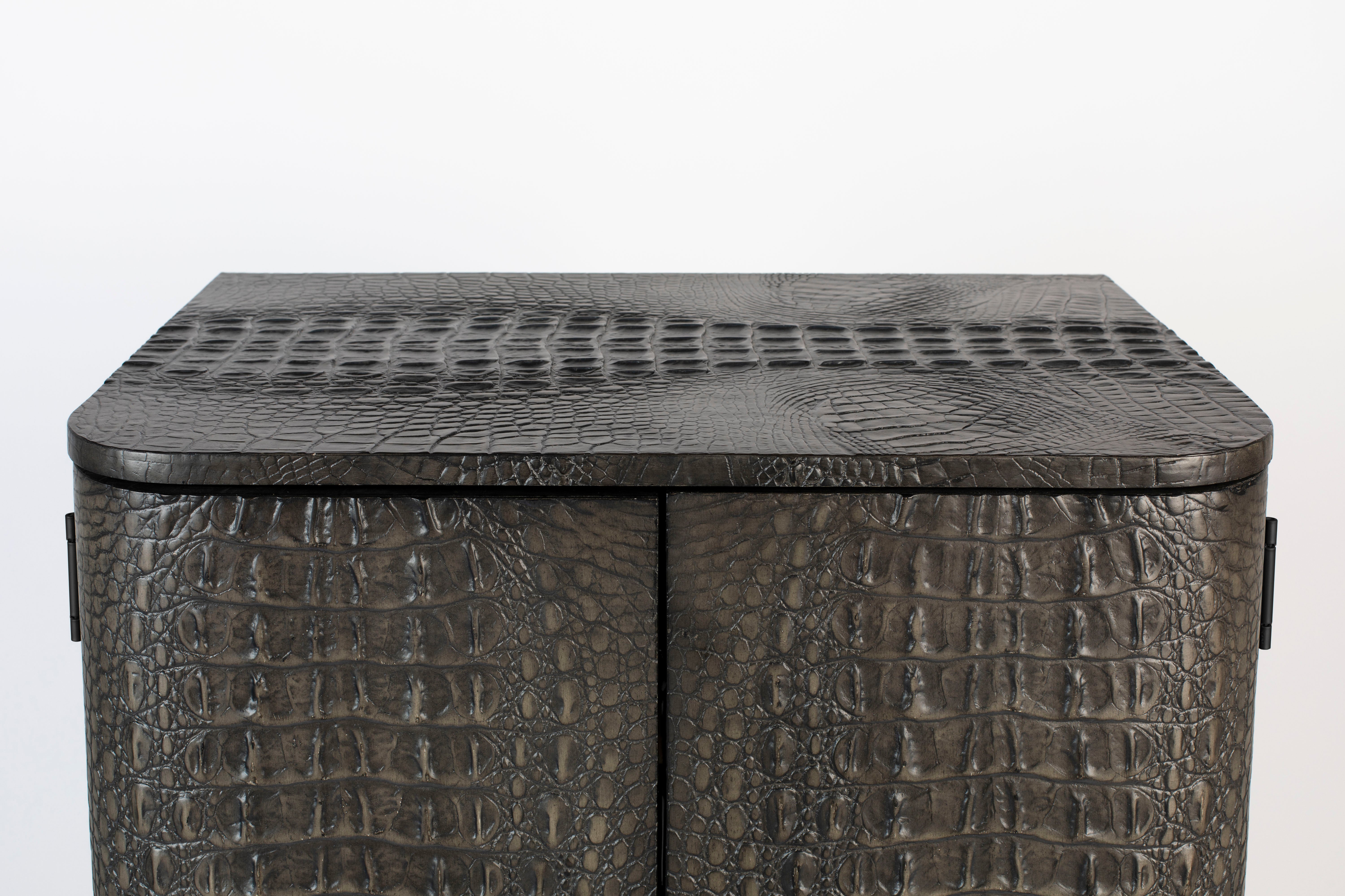 Bold Monkey Ava Morgana Crocodile Drinks Cabinet