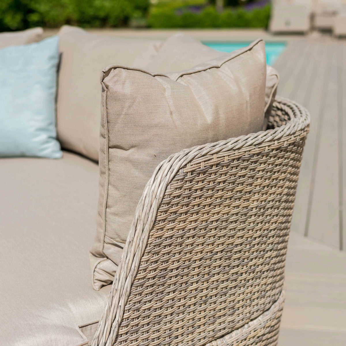 Maze Cotswold Grey Rattan Outdoor Daybed