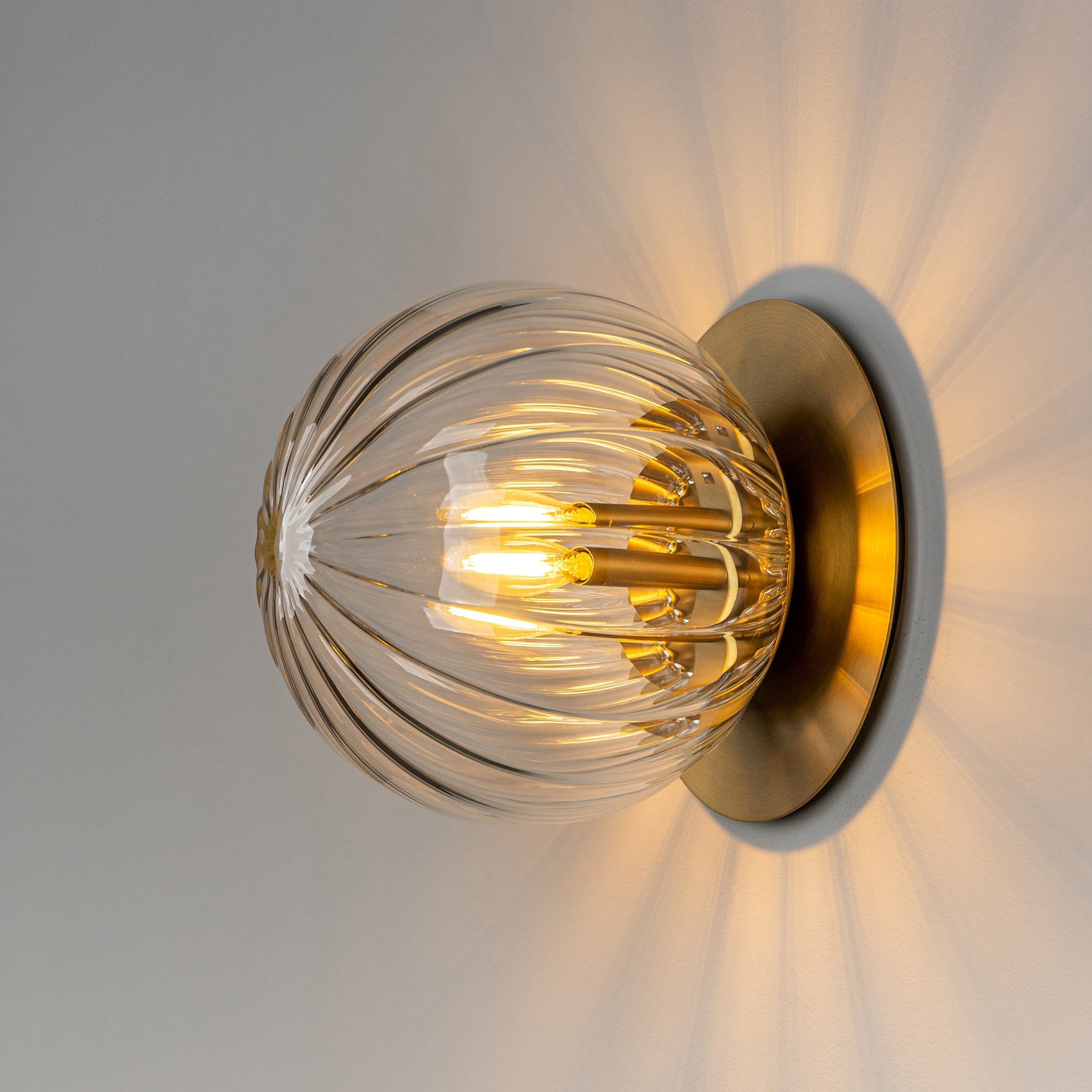 Schwung Pulsar 250 Globe Wall Light