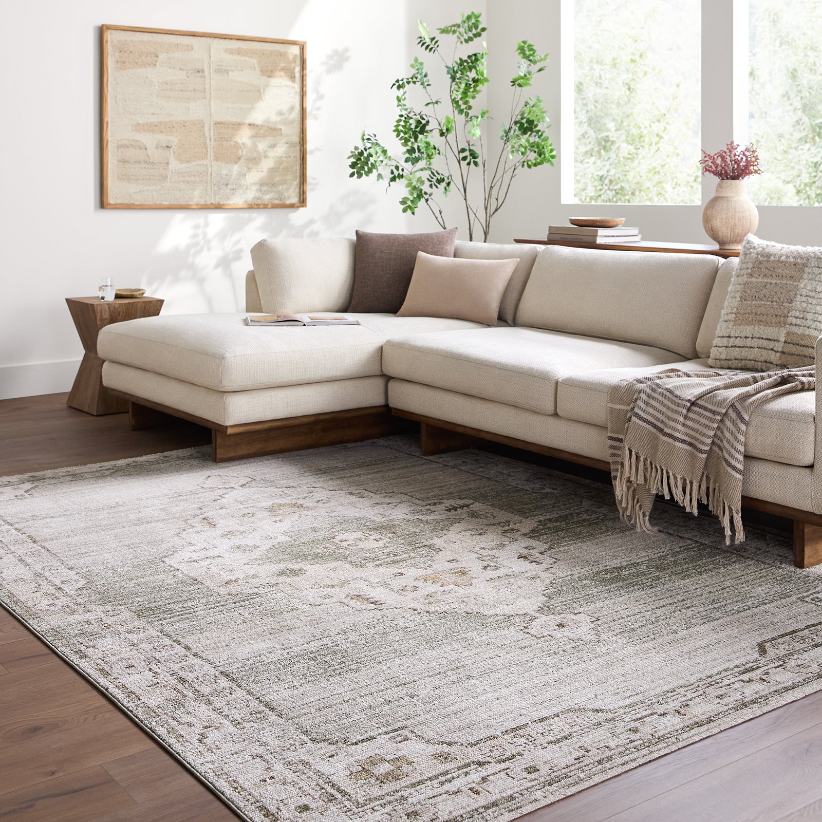 Fifth Avenue Vintage Traditional Boho Fringe Grey & Light Grey & Off White Polypropylene & Polyester Rug 152x225cm - room setting
