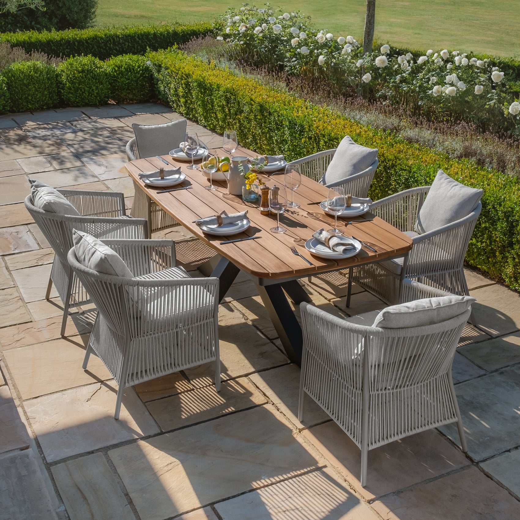Jakarta Teak Oval Dining Table with Maldives Dining Chairs - Cool Linen