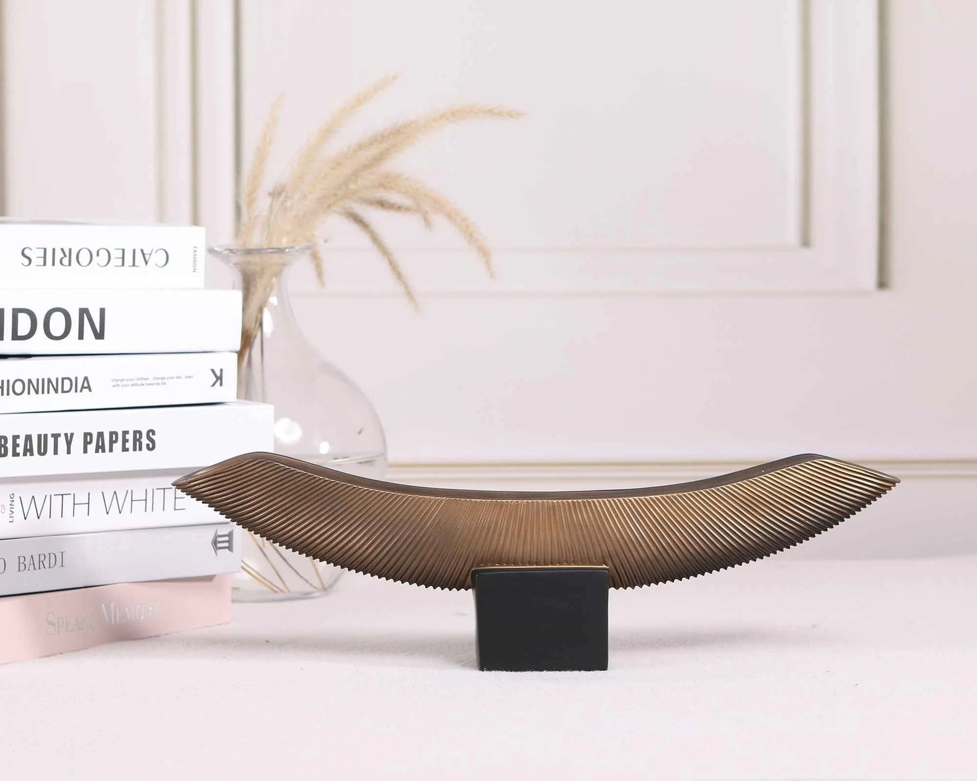 Afrah Bronze Resin Curved Sculpture