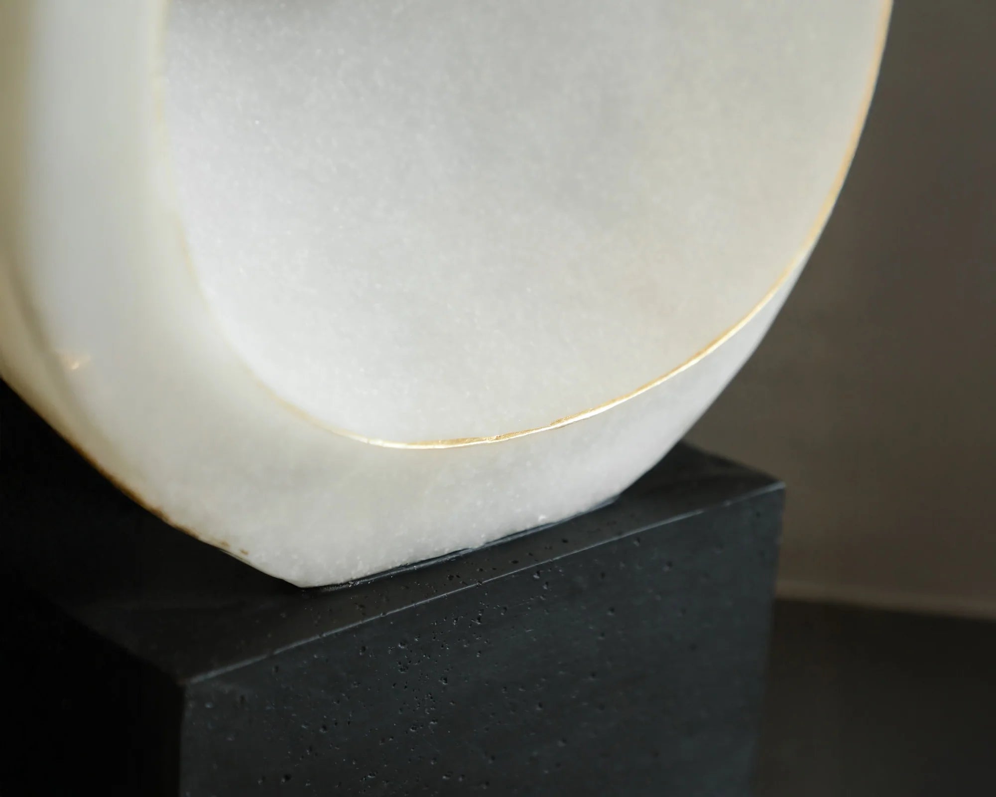 Basalto White & Black Marble Sculpture