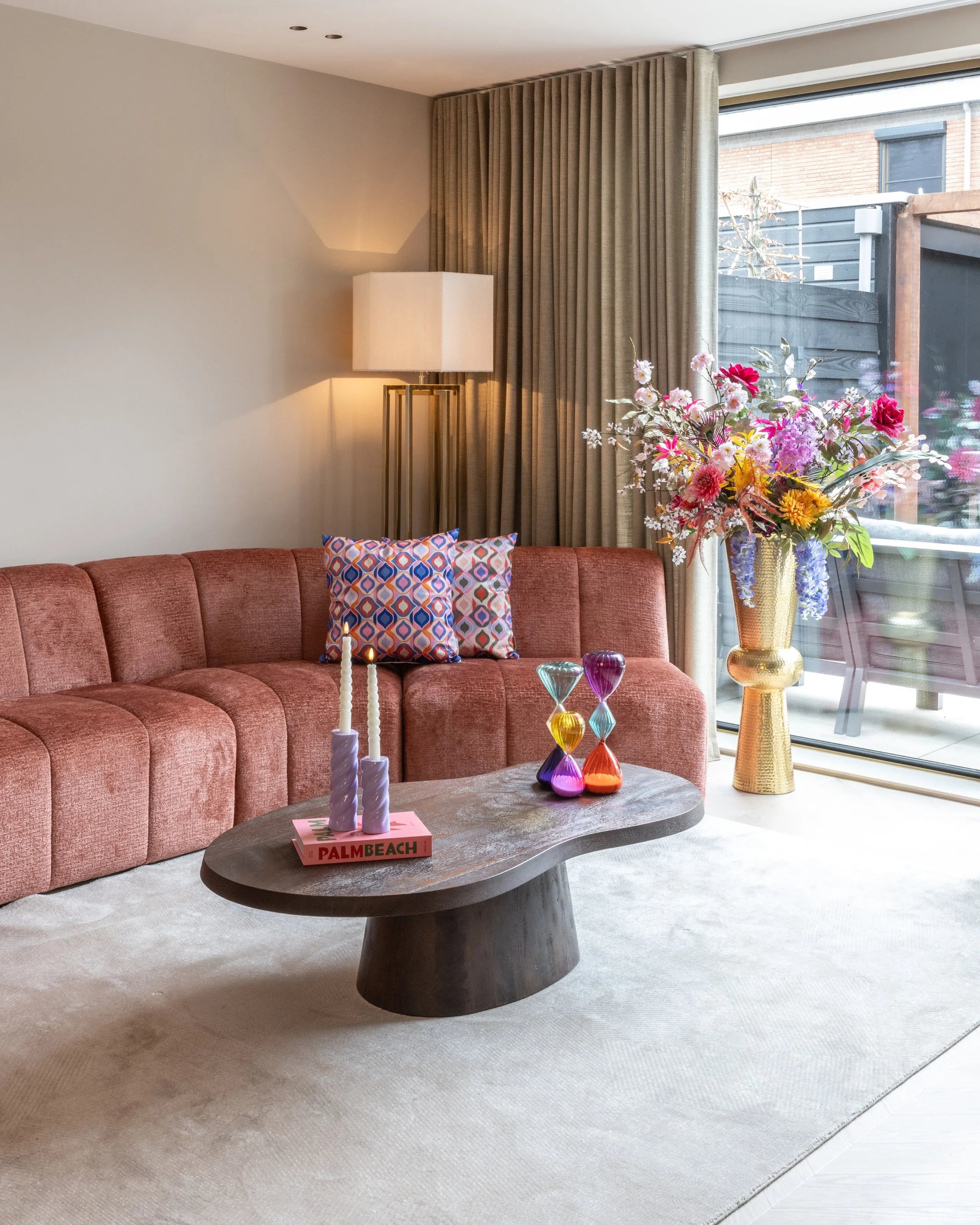 Richmond Interiors Jahla Hourglass