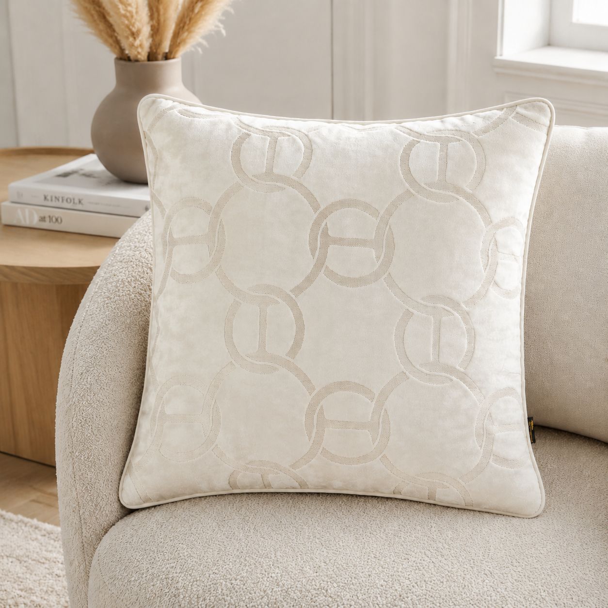 Malini Paul Moneypenny Chains ivory 43x43 cushion lifestyle image