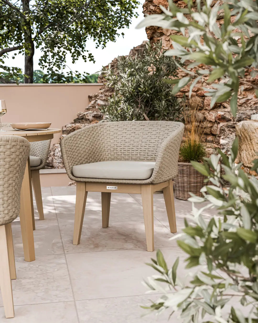 Bella 4 Seater Wood Round Sunray with Terrazzo Insert Dining Set with Tess Dawn Chairs