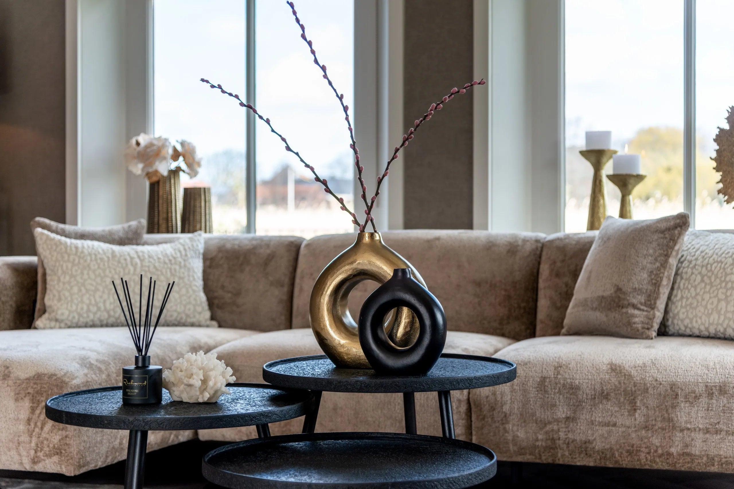 Richmond Interiors Felice Black Donut Vase