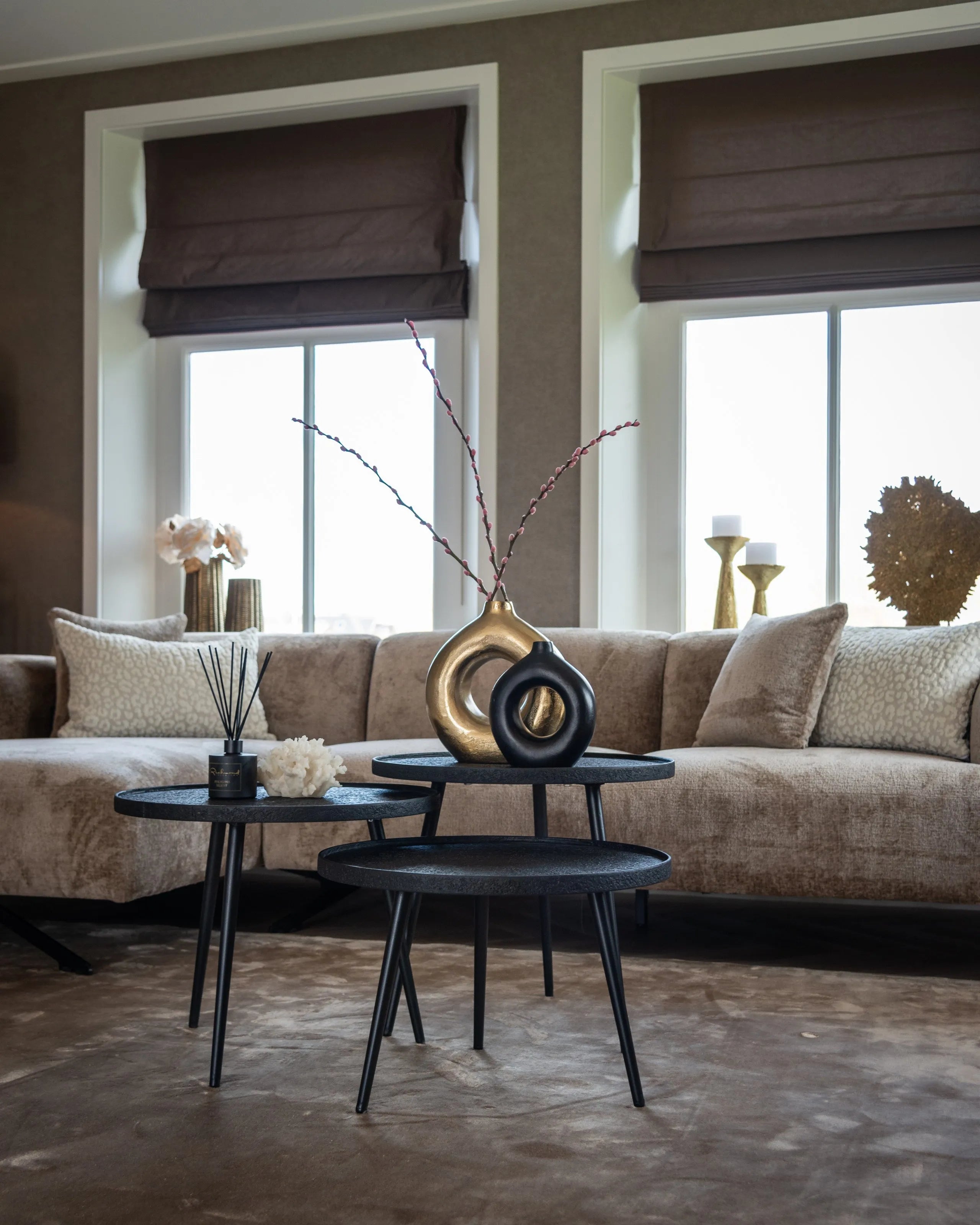 Richmond Interiors Felice Black Donut Vase