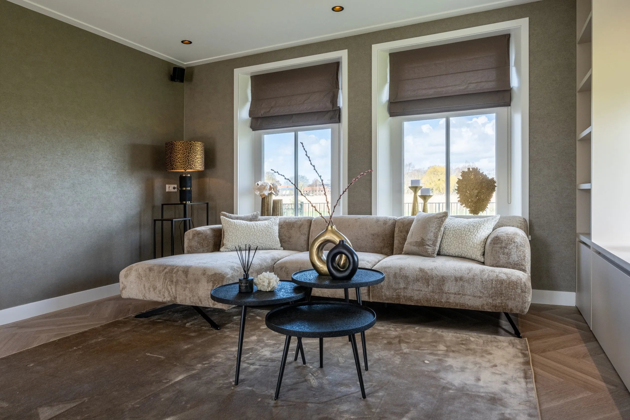 Richmond Interiors Felice Black Donut Vase