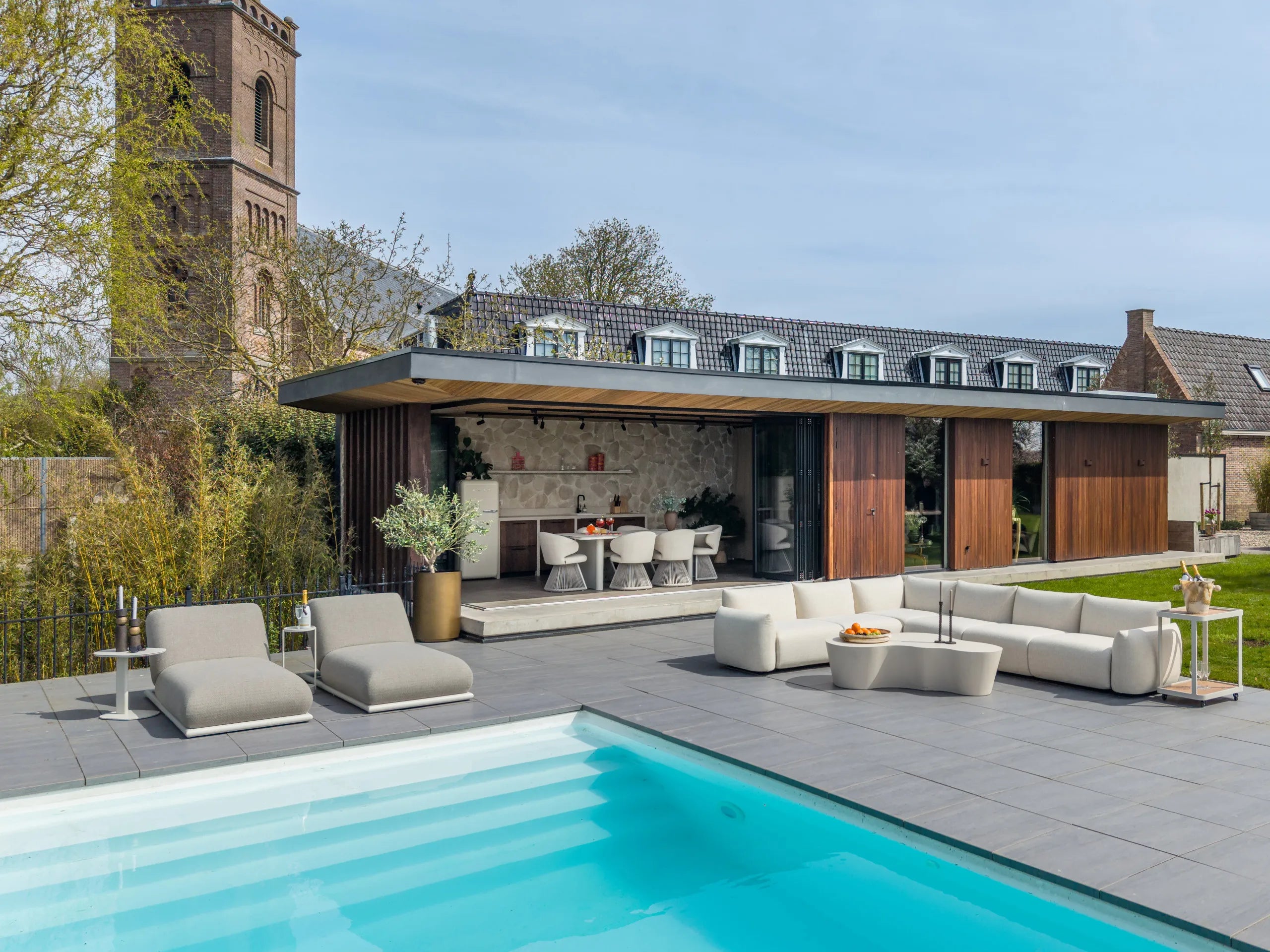 Richmond Interiors Sullivan Greige Alpine Olefin Outdoor Daybed