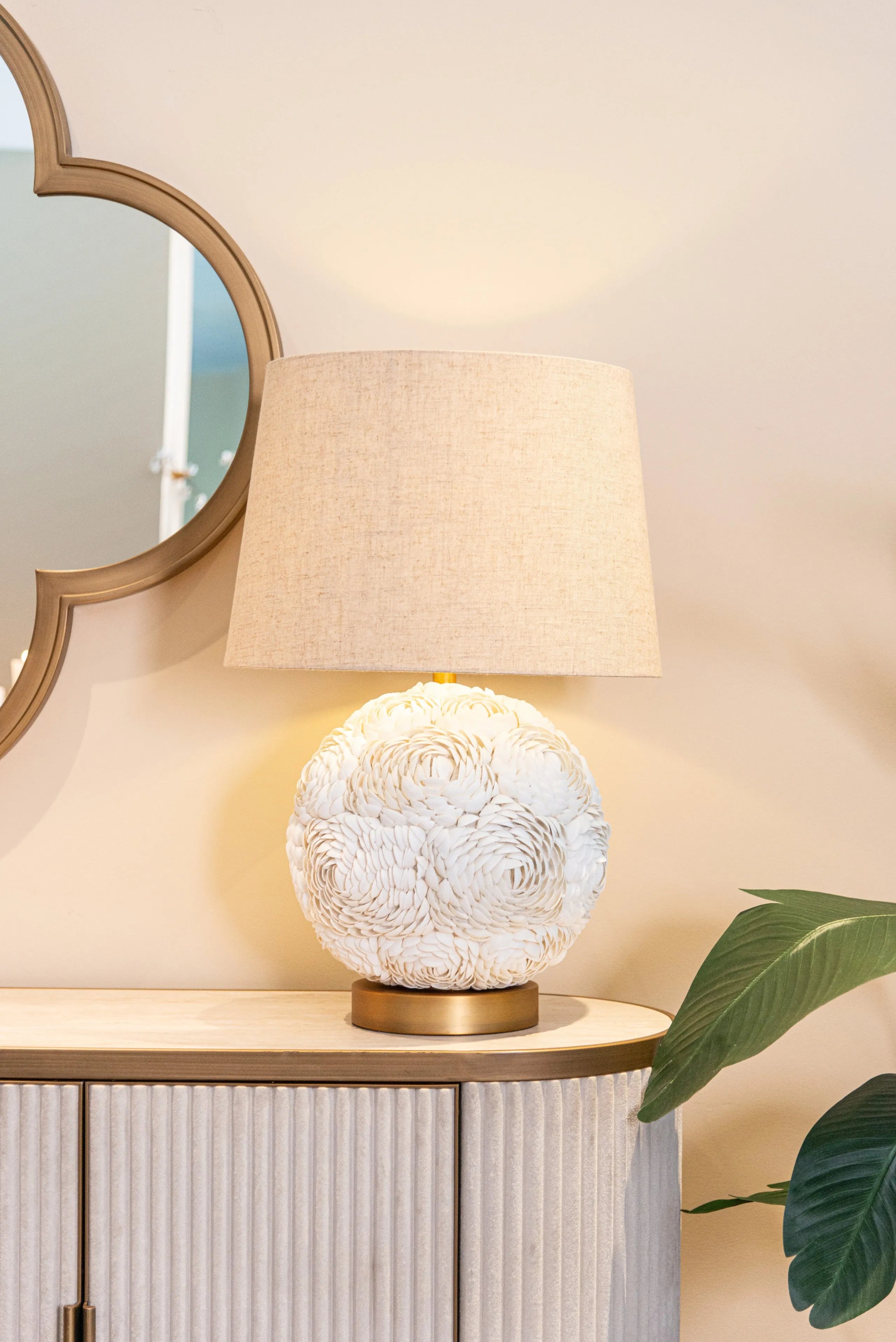 Richmond Interiors Jamie White Shell Table Lamp