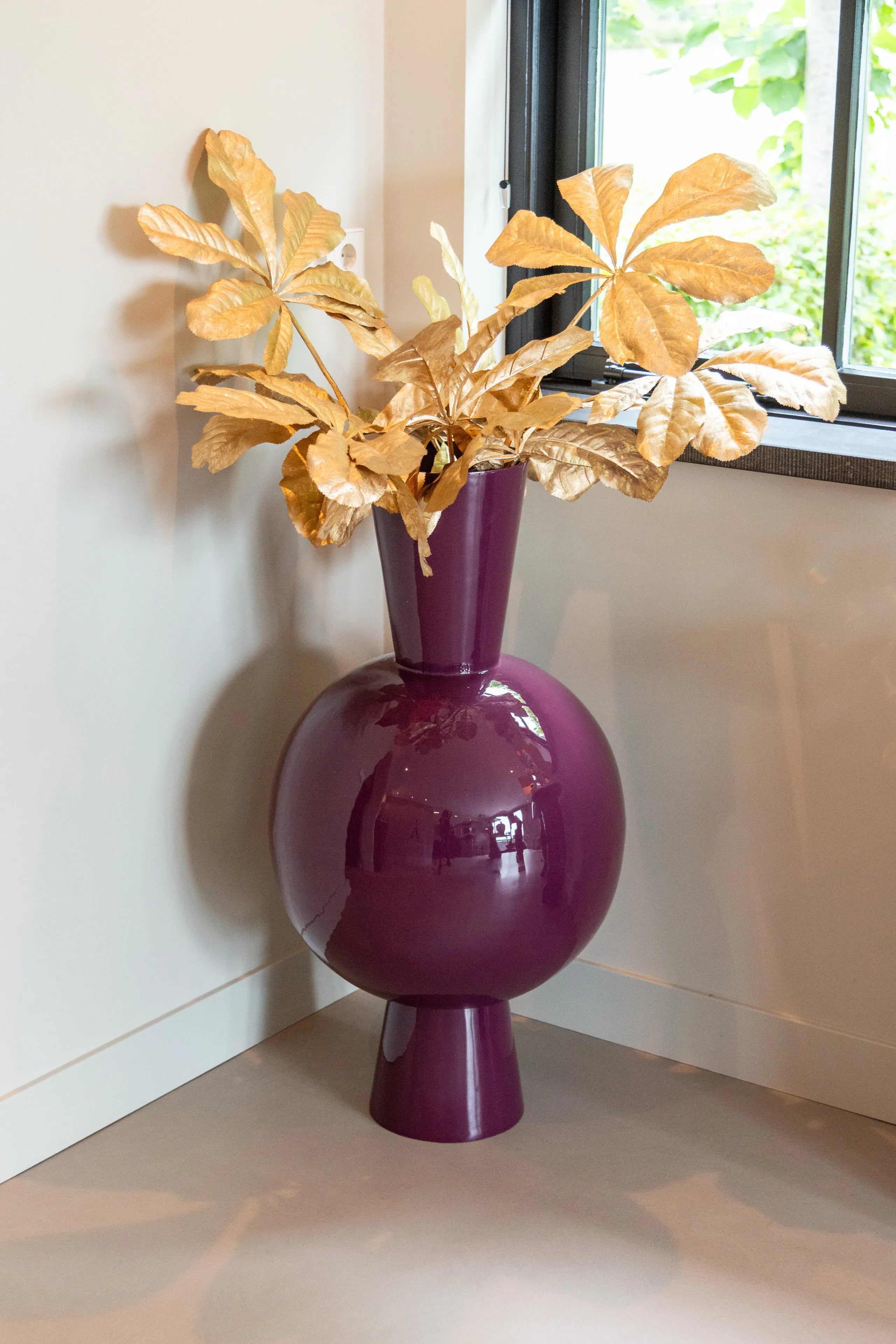 Richmond Interiors Avine Burgundy Vase
