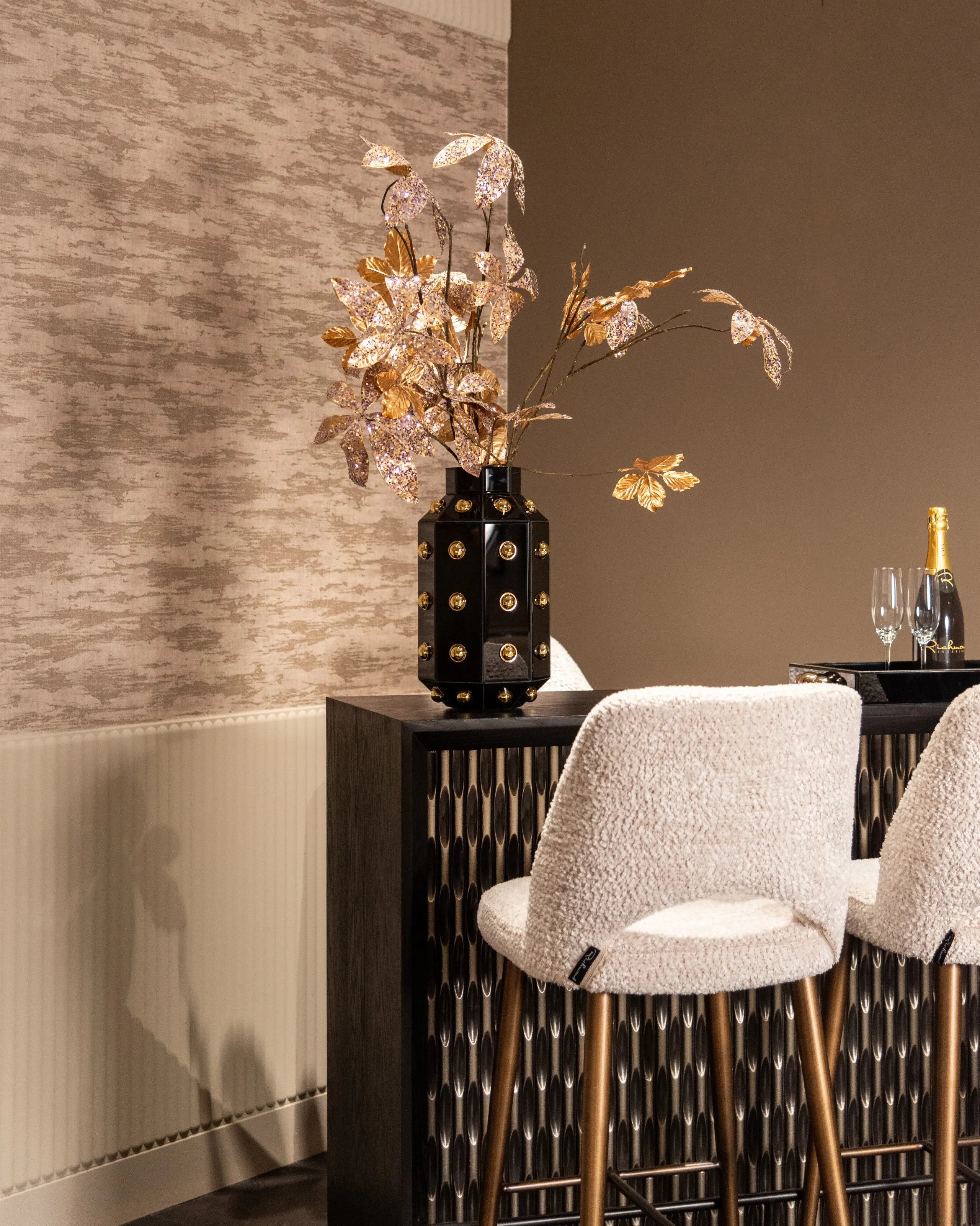 Richmond Interiors Justa Black Vase