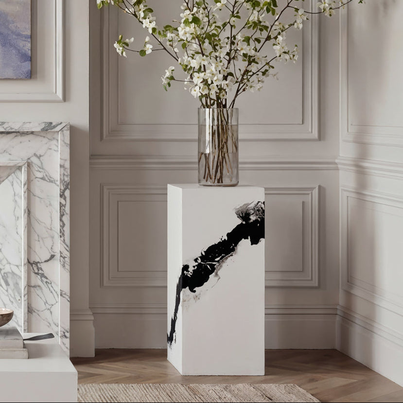 Sur Panda White Marble Small Pedestal