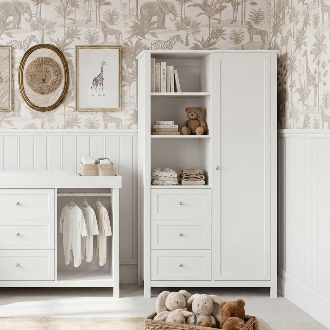 Wanderer Wardrobe White lifestyle