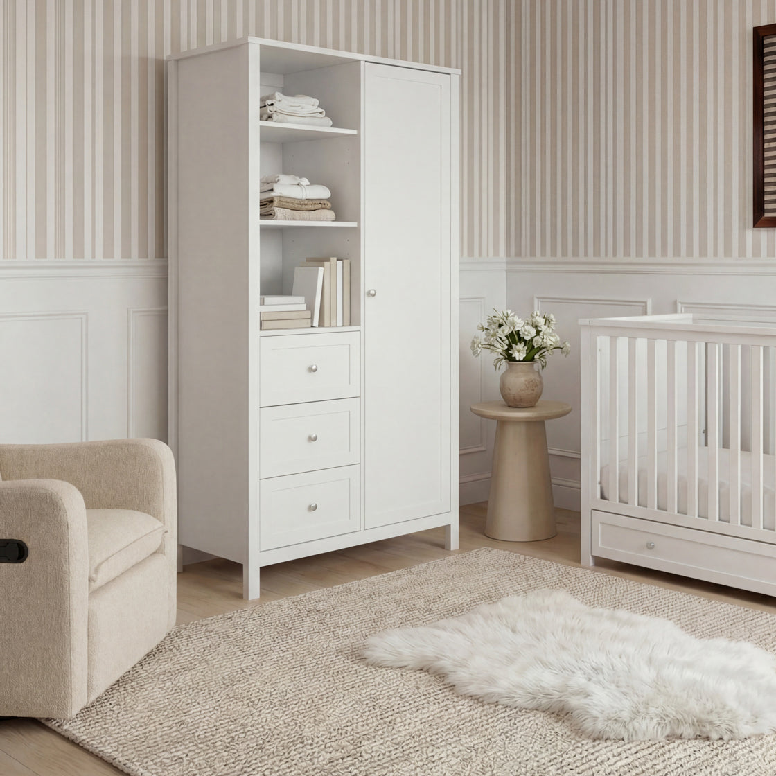 Wanderer Wardrobe White lifestyle