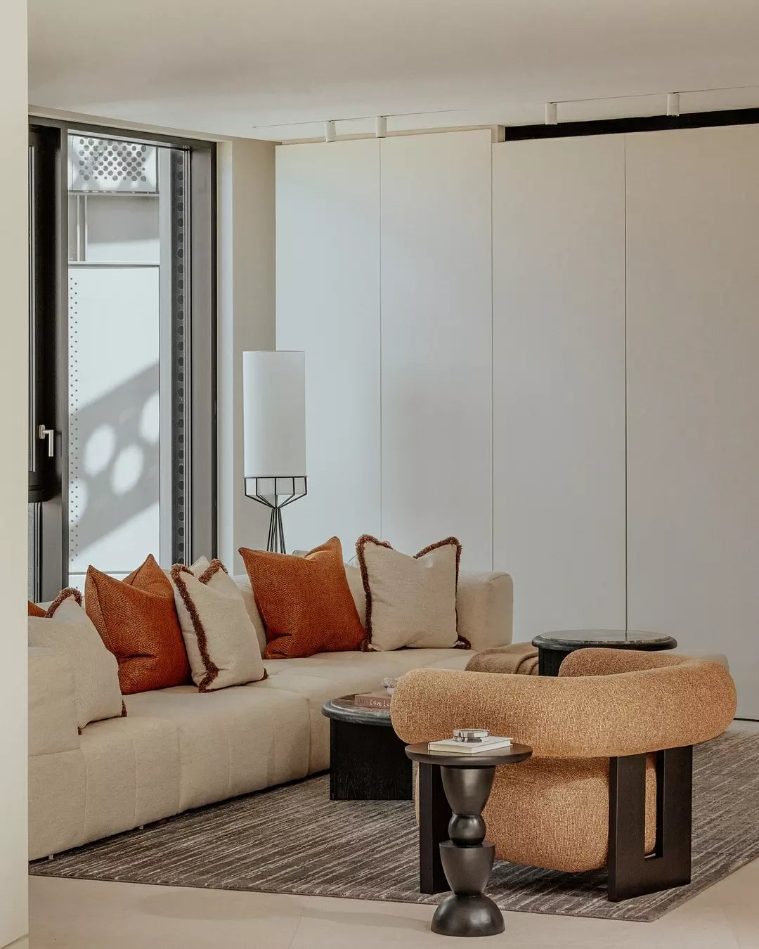 Epic Armchair - Bari Amber