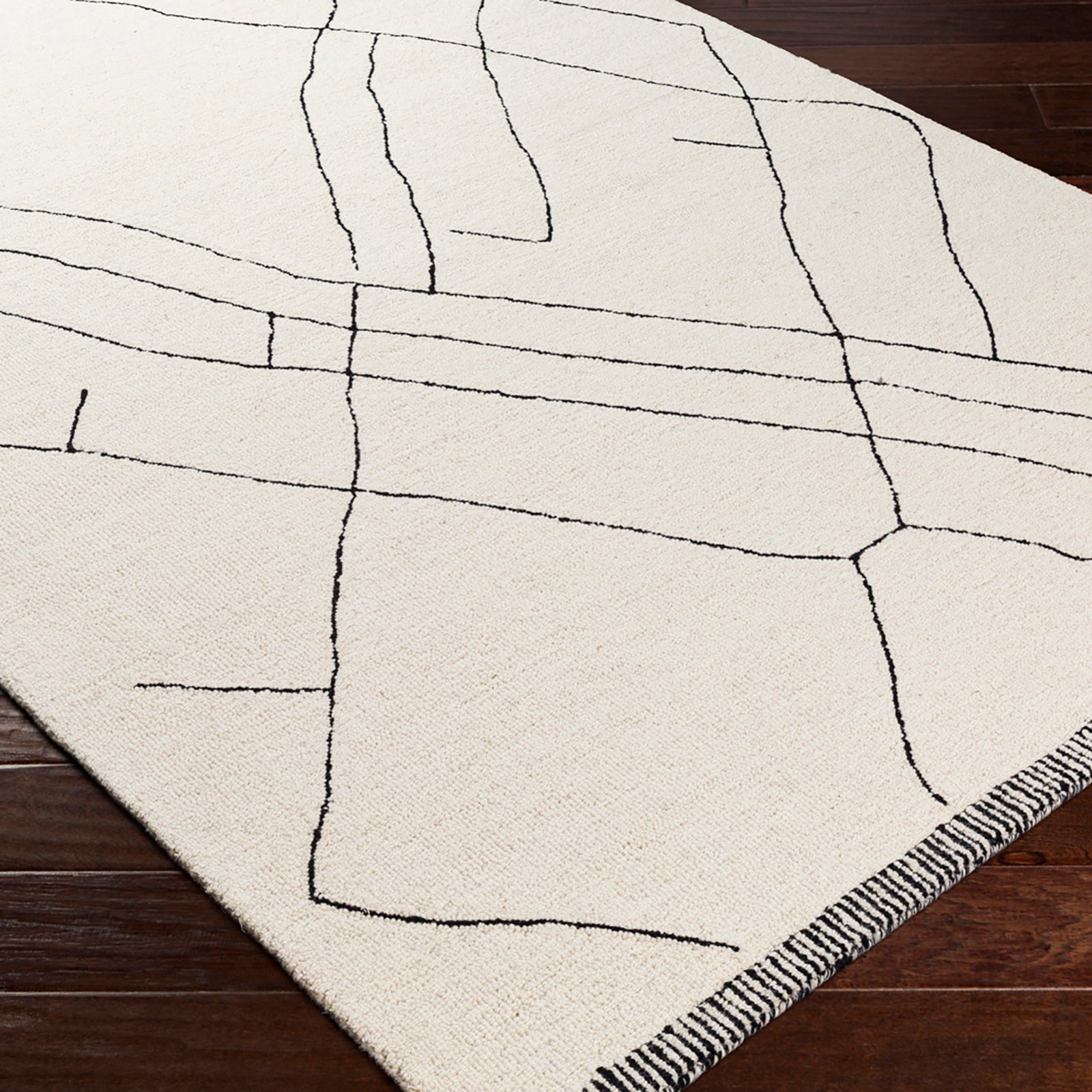 Arsenal Global Hand Tufted Wool Cream & Black Rug 183x274cm - corner detail