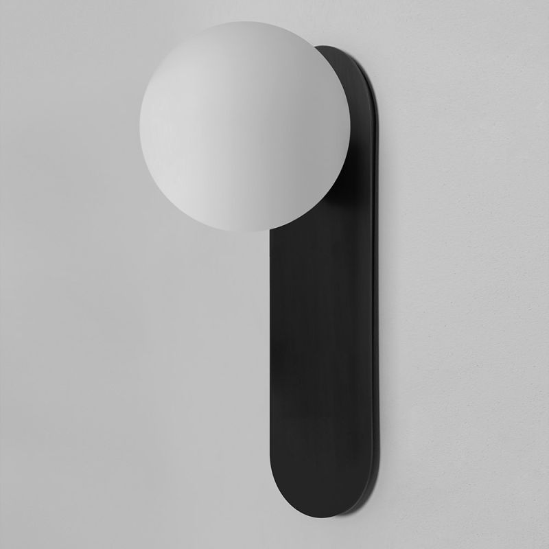 Schwung Adrion Globe Wall Light | Large