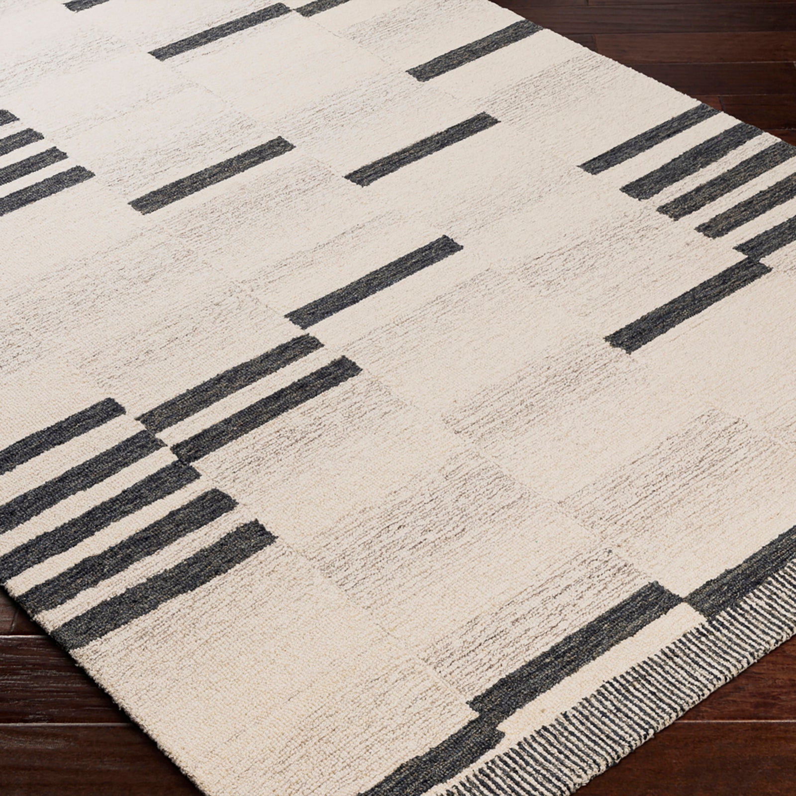 Granada Global Hand Tufted Beige & Black Wool Rug 122x183cm - corner detail