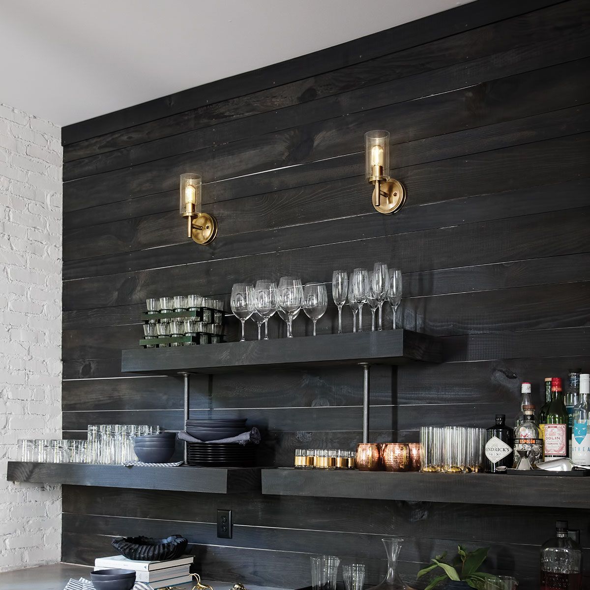 Hackney Single Wall Light - Brass