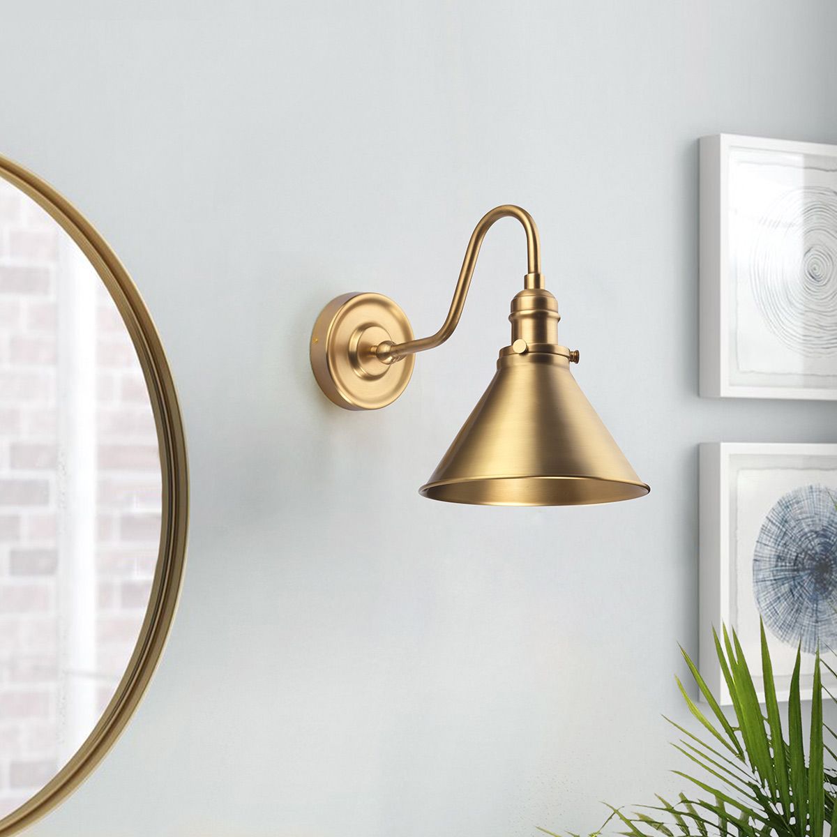 Stratford Single Wall Light - Brass