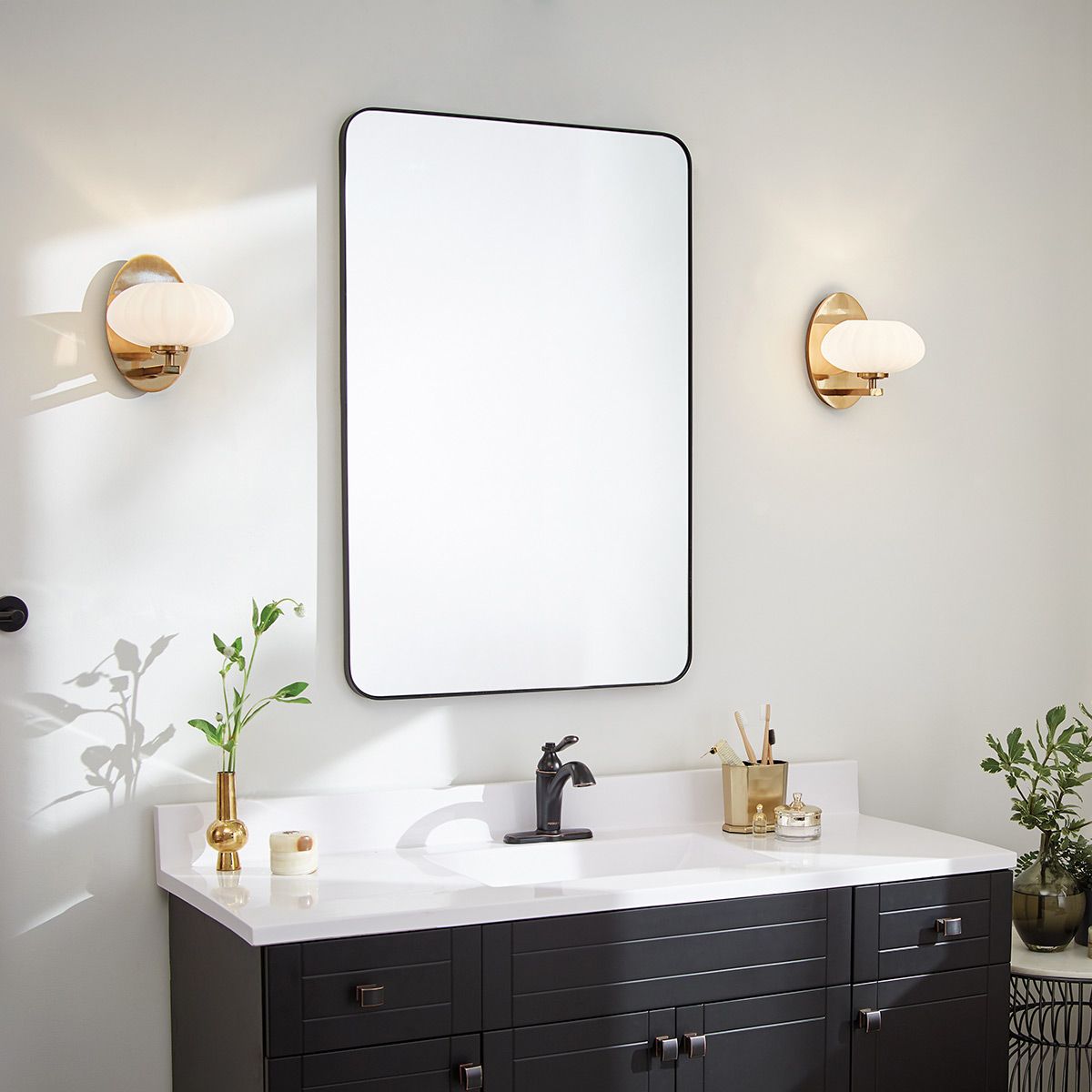 Quintiesse - Pim Single Wall Light - Gold